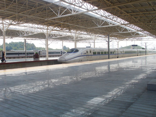 武廣、京滬、哈大高鐵全線218個信號控制站金屬屋面防水、防腐、隔熱工程